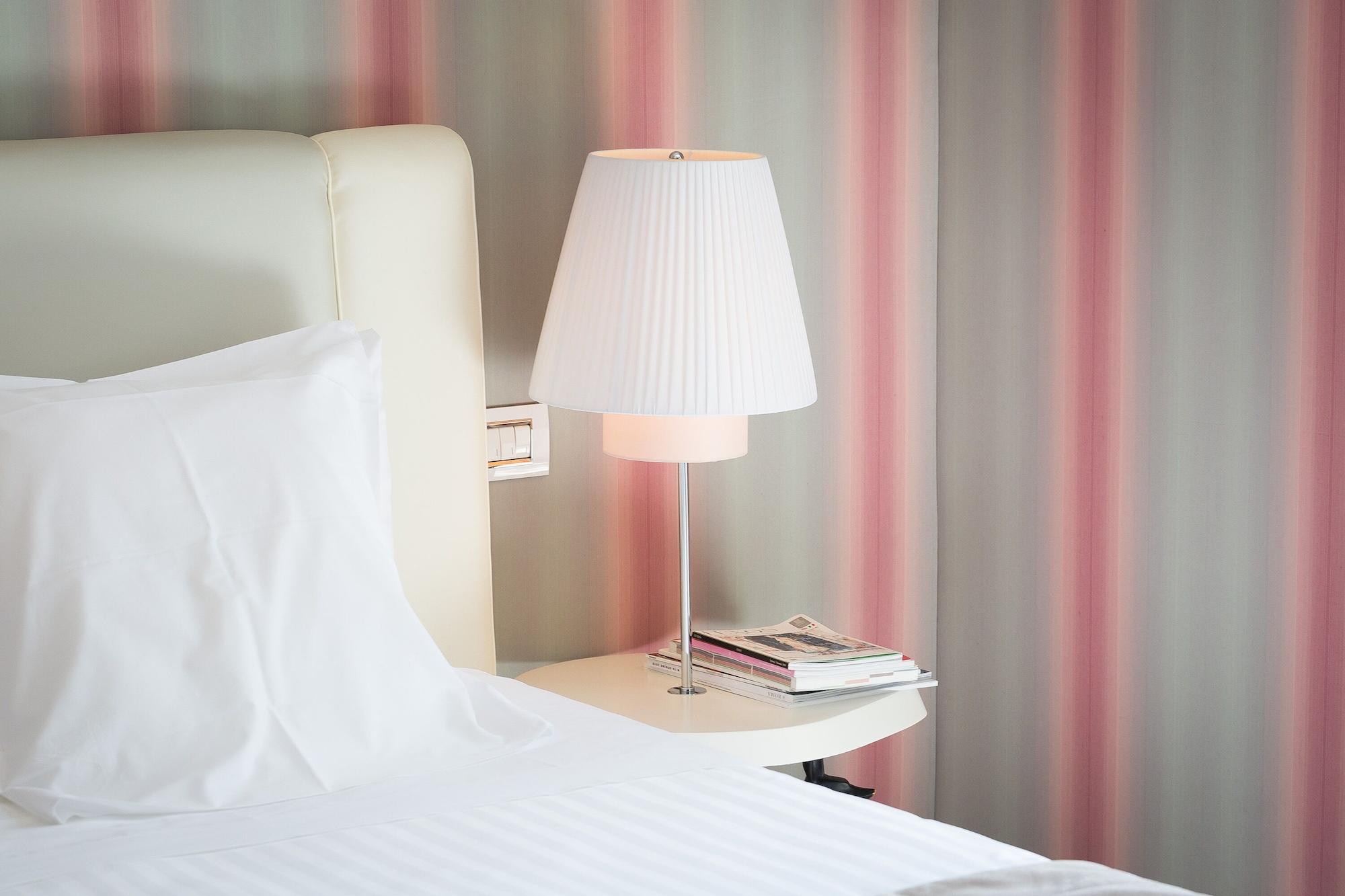 แกรนด์ โฮเทล ปาลาเช โรม Hotel ภายนอก รูปภาพ